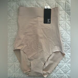 Total Comfort Shapewear. Nude color. NWT! Size: M.